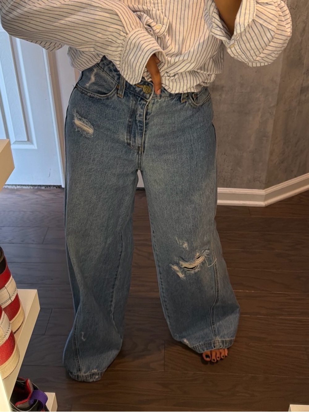 Wide-Leg Distressed Jeans